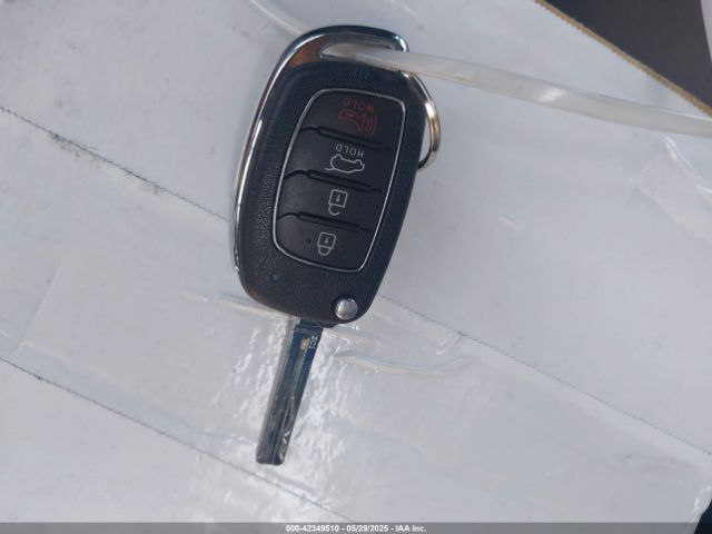 KM8J23A46GU125424 Hyundai TUCSON SE