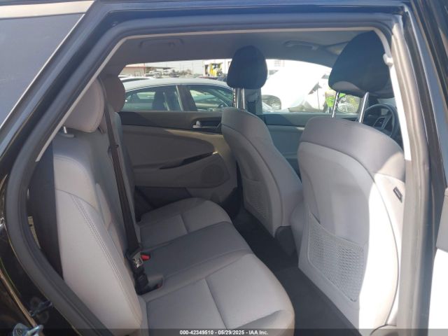 KM8J23A46GU125424 Hyundai TUCSON SE