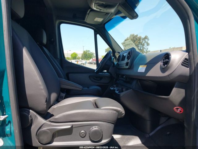 2024 MERCEDES-BENZ SPRINTER 2500 W1Y4NBHY5RT184920 Photo 4