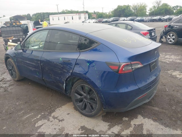 2024 TESLA MODEL Y 7SAYGDEE2RA321479 Photo 2