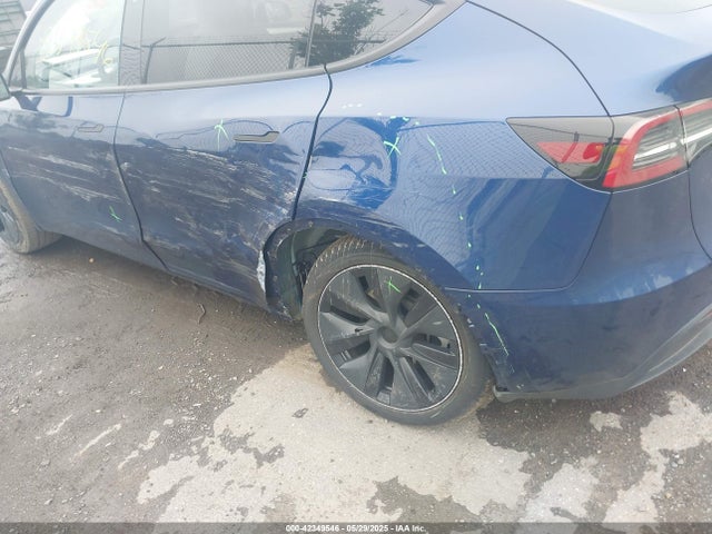 2024 TESLA MODEL Y 7SAYGDEE2RA321479 Photo 5