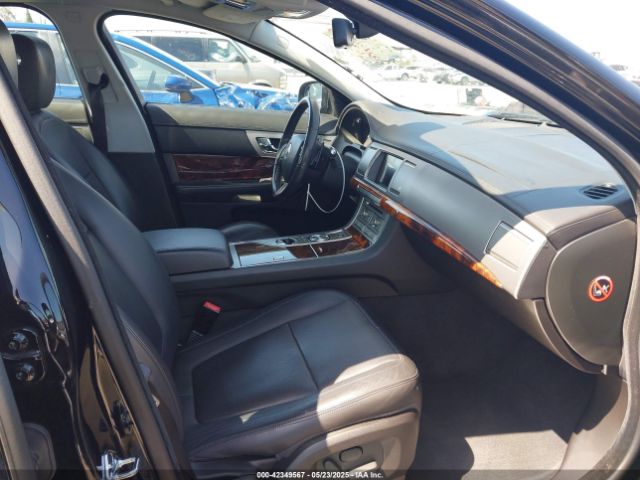 2011 JAGUAR XF SAJWA0GB2BLR95303 Photo 4