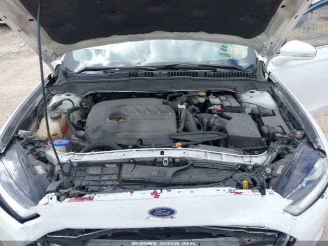3FA6P0HD8GR198095 Ford FUSION SE