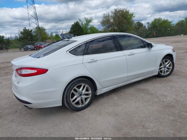 3FA6P0HD8GR198095 Ford FUSION SE