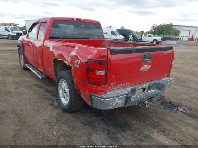 2011 CHEVROLET SILVERADO 1500 1GCRKSE32BZ257269 Photo 2