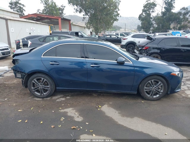 W1K3G4EB7LW044644 Mercedes-Benz m260