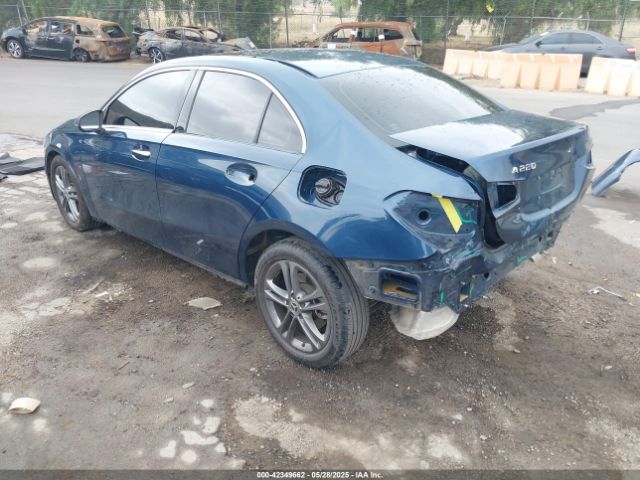 2020 MERCEDES-BENZ A 220 W1K3G4EB7LW044644 Photo 2