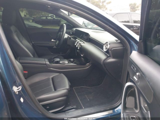 2020 MERCEDES-BENZ A 220 W1K3G4EB7LW044644 Photo 4