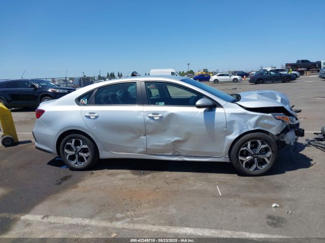 3KPF24AD8ME272130 KIA mpi nu