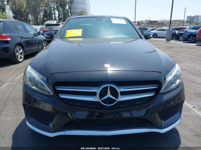 55SWF4JB4FU074983 Mercedes-Benz C 300 Luxury/sport