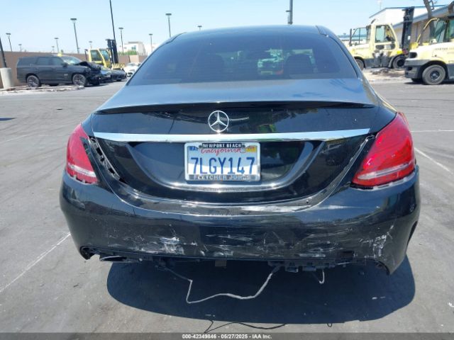 55SWF4JB4FU074983 Mercedes-Benz C 300 Luxury/sport
