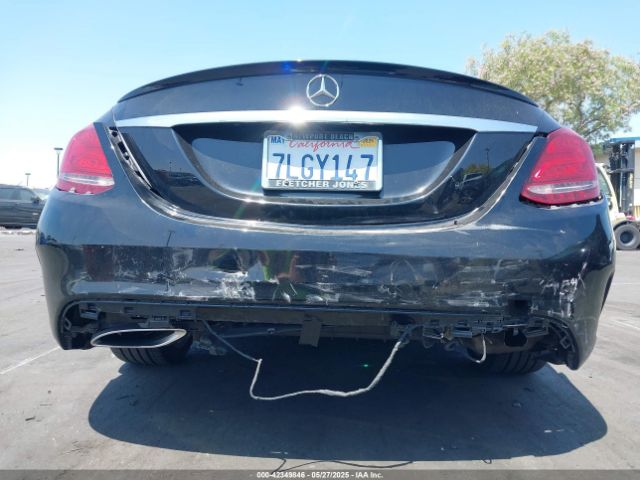 55SWF4JB4FU074983 Mercedes-Benz C 300 Luxury/sport