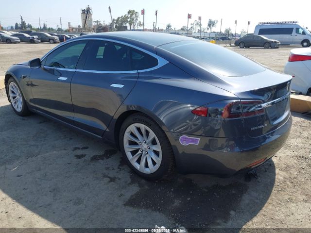 2019 TESLA MODEL S 5YJSA1E25KF304371 Photo 2