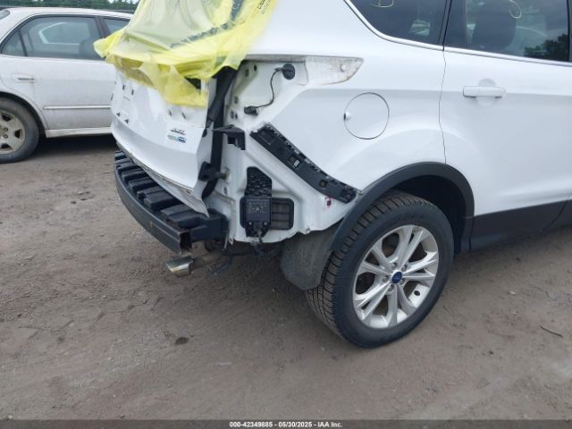 1FMCU9HD3JUB33774 Ford ESCAPE SEL