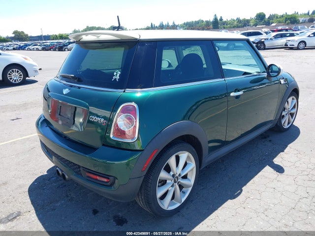 2011 MINI COOPER S WMWSV3C52BTY15561 Photo 3