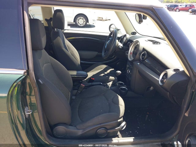 2011 MINI COOPER S WMWSV3C52BTY15561 Photo 4