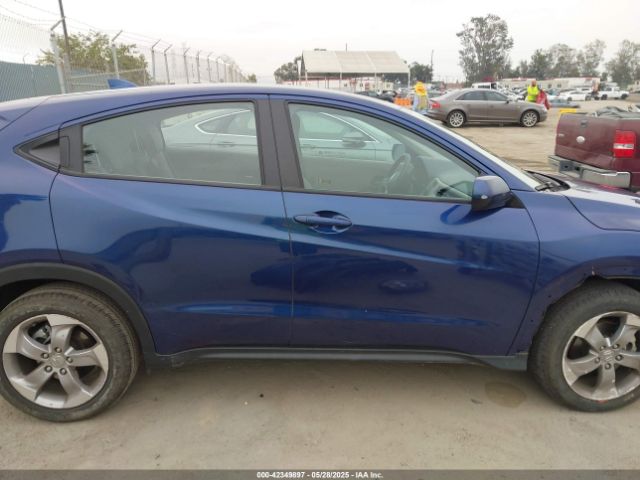 3CZRU5H3XHM715877 Honda HR-V LX