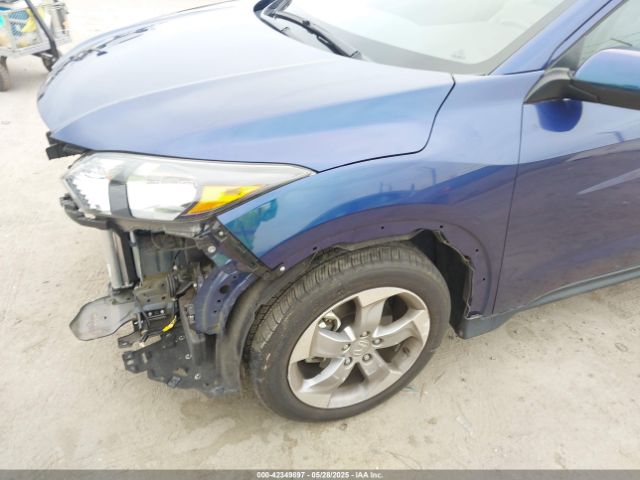 3CZRU5H3XHM715877 Honda HR-V LX