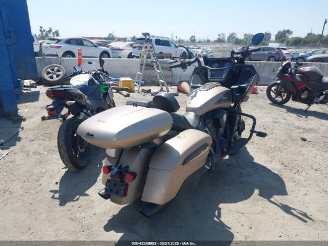 2020 INDIAN MOTORCYCLE CO. CHALLENGER 56KLCDRR4L3385976 Photo 3
