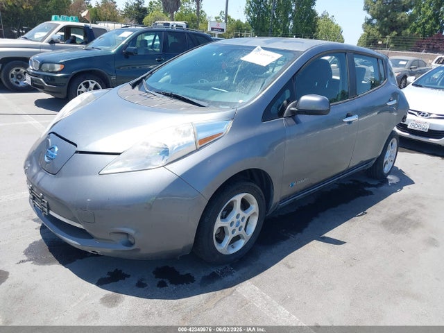 Nissan LEAF SV 2014 1N4AZ0CP9EC335871 Image 2