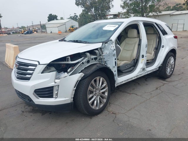 2017 CADILLAC XT5 1GYKNCRS4HZ128145 Photo 1
