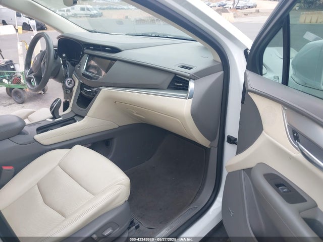 2017 CADILLAC XT5 1GYKNCRS4HZ128145 Photo 4