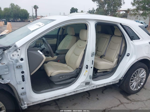2017 CADILLAC XT5 1GYKNCRS4HZ128145 Photo 5