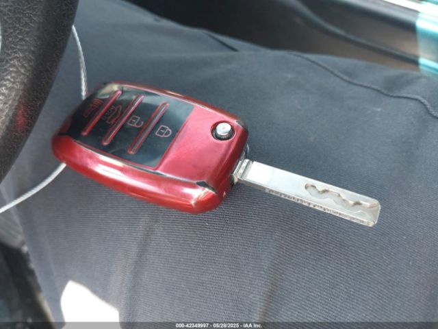 5XXGT4L31GG025565 KIA Optima Lx