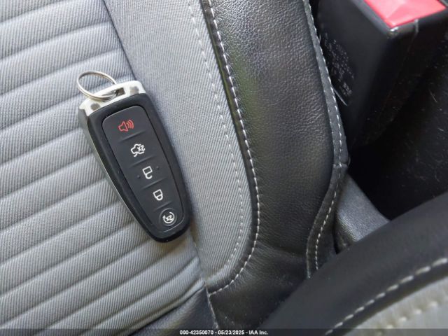 1FMCU0GD2KUC47330 Ford ESCAPE SE
