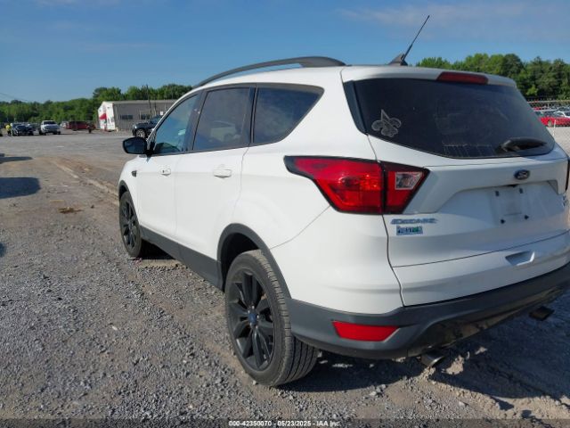 1FMCU0GD2KUC47330 Ford ESCAPE SE