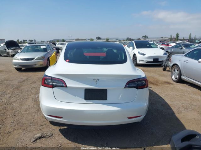 5YJ3E1EA6MF940333 Tesla 2021