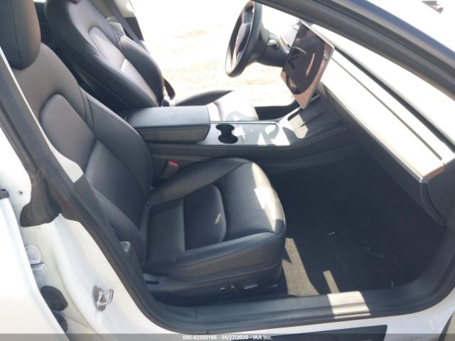 5YJ3E1EA6MF940333 Tesla 2021