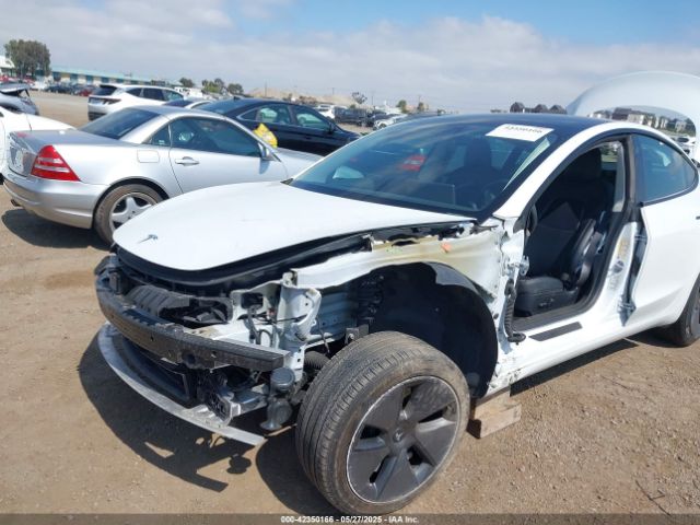 5YJ3E1EA6MF940333 Tesla 2021