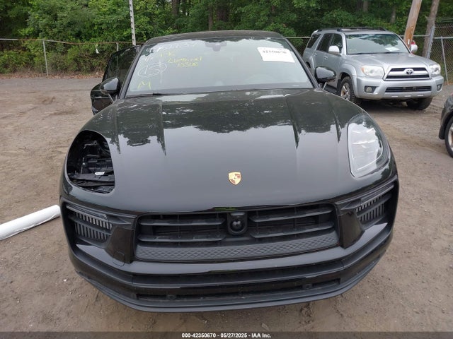 Porsche Macan 2023 WP1AG2A53PLB35745 Image 12