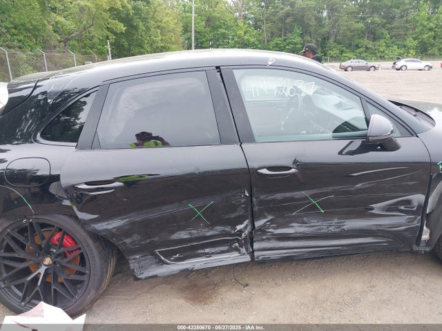 Porsche Macan 2023 WP1AG2A53PLB35745 Image 13