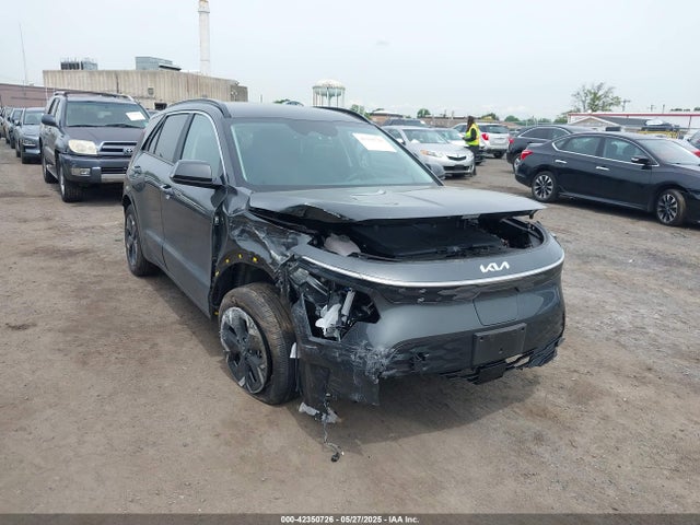 KNDCR3L18R5128401 KIA Niro