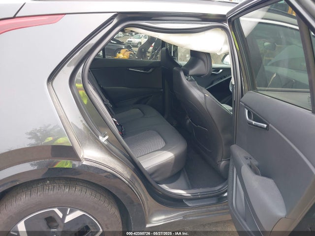 KNDCR3L18R5128401 KIA Niro