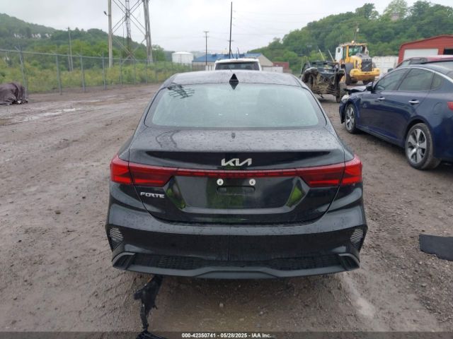 3KPF24AD3RE804925 KIA Forte Lxs