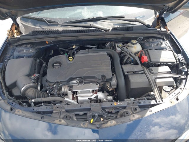 1G1ZD5ST4NF111809 Chevrolet Malibu Fwd Lt