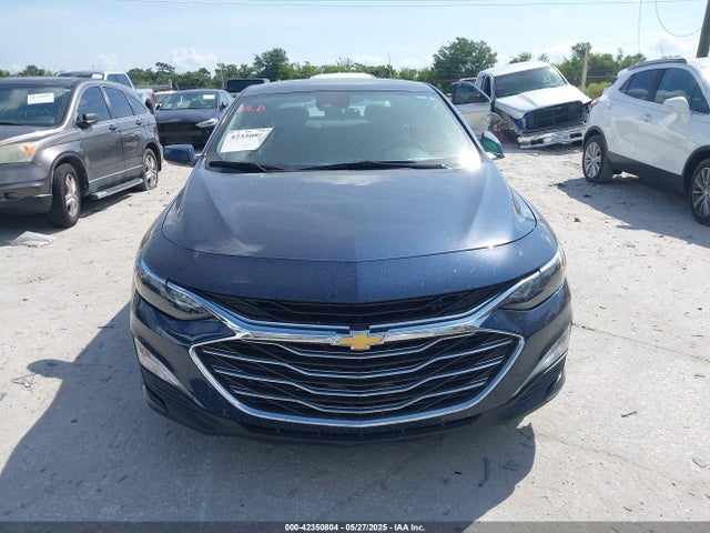 1G1ZD5ST4NF111809 Chevrolet Malibu Fwd Lt
