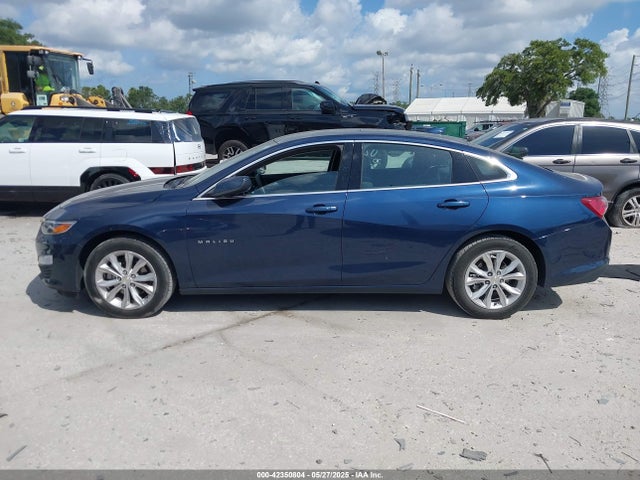 1G1ZD5ST4NF111809 Chevrolet Malibu Fwd Lt