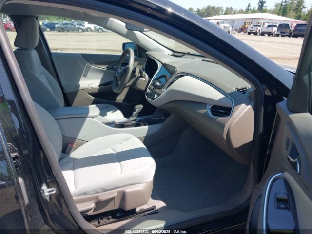 1G1ZD5STXMF011695 Chevrolet Malibu Fwd Lt