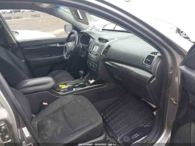 5XYKTDA7XEG477409 KIA Sorento Lx V6