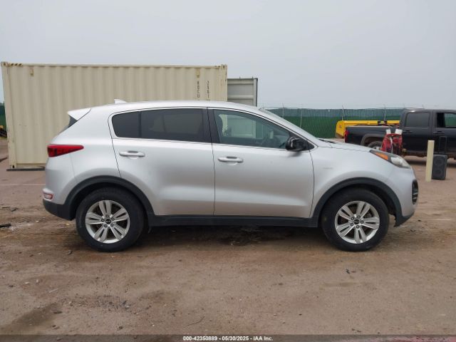 KNDPMCAC7H7055707 KIA Sportage Lx