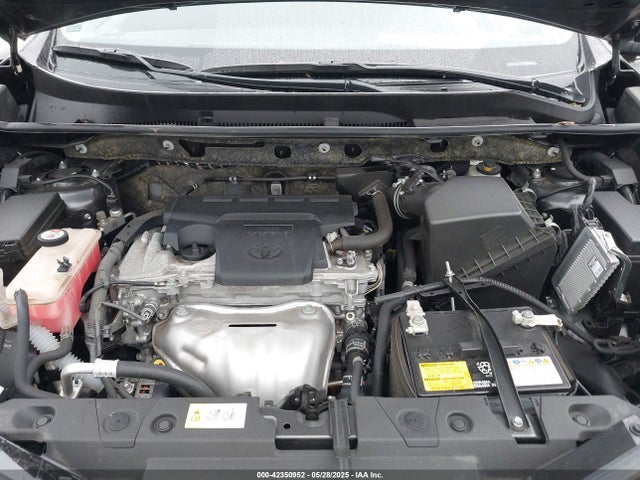 JTMBFREV4JJ724401 Toyota RAV4 LE