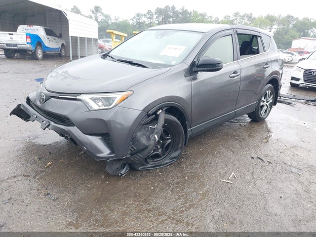 JTMBFREV4JJ724401 Toyota RAV4 LE