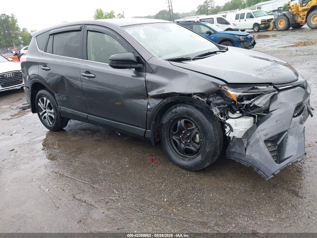 JTMBFREV4JJ724401 Toyota RAV4 LE