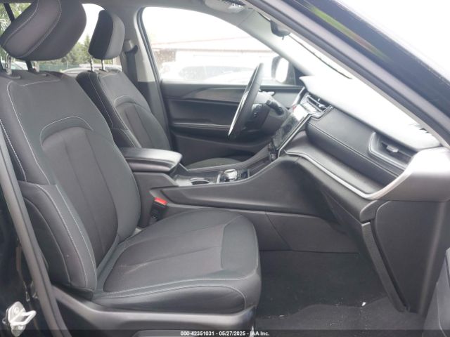 1C4RJHAG0PC640619 Jeep Grand Cherokee Laredo 4x4