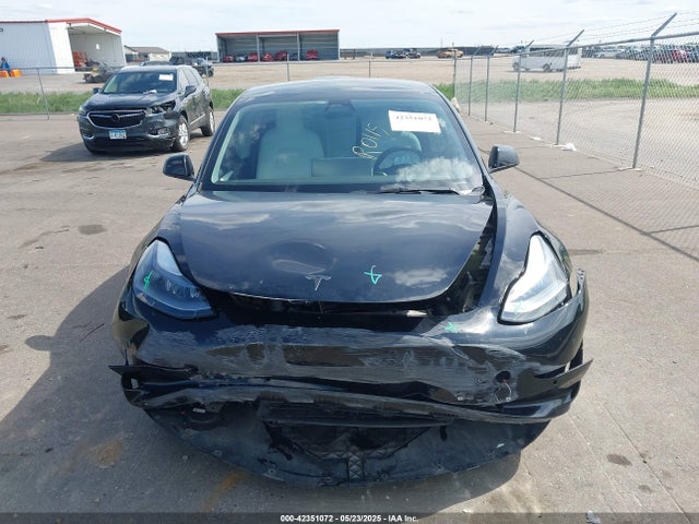 5YJ3E1EC9NF240616 Tesla 2022