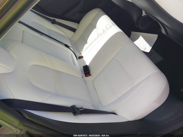 5YJ3E1EC9NF240616 Tesla 2022